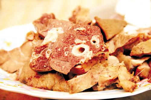 Các bài thuốc trị bệnh từ thịt dê