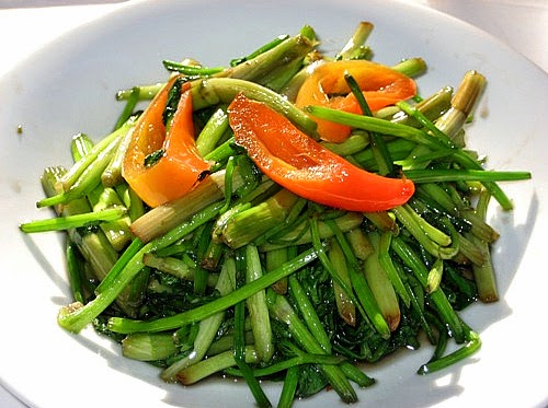 Món ăn thuốc từ rau cần trị bệnh hiệu quả