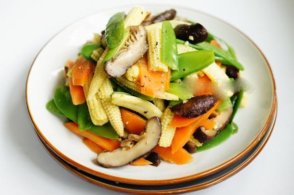 rau củ quả chứa nhiều vitamin